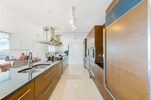 3 of 22 - 495 Brickell Avenue #4704, Miami, FL
