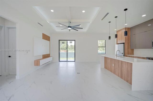 4 of 32 - 504 W 11, Lehigh Acres, FL