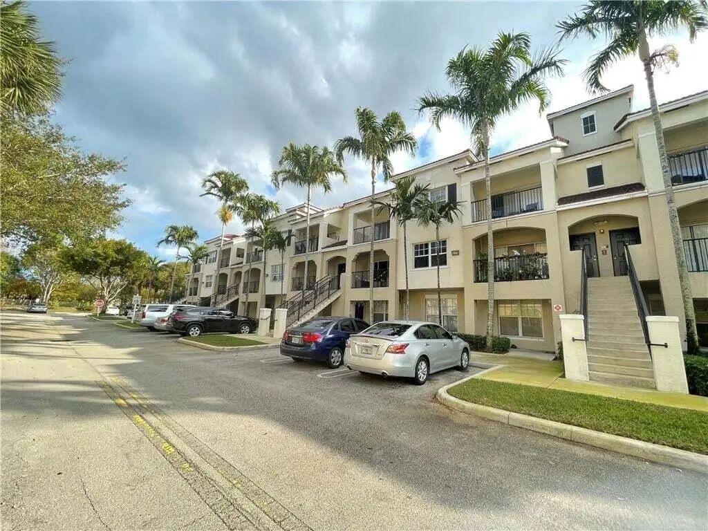 5820 W Sample Road #305, Coral Springs
