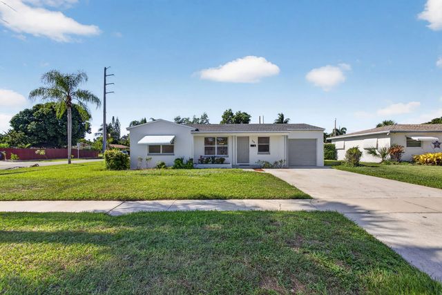 2 of 82 - 304 Cypress Drive, Lake Park, FL
