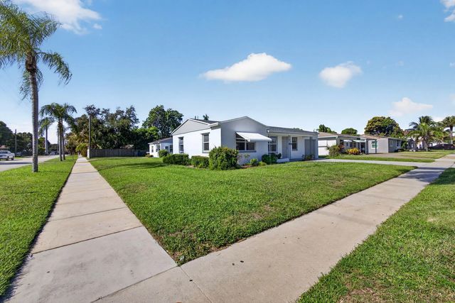 4 of 82 - 304 Cypress Drive, Lake Park, FL