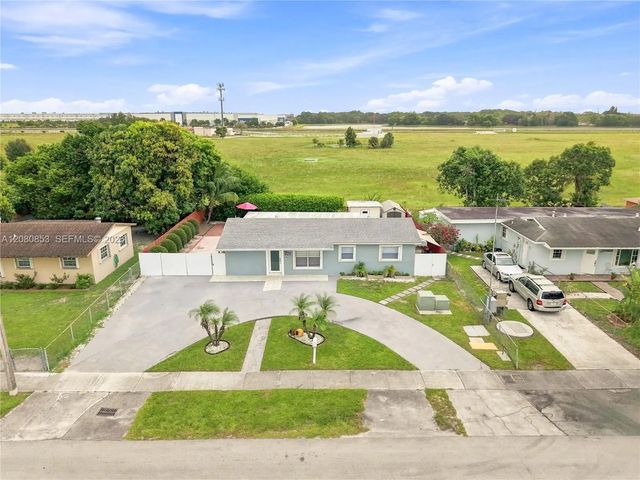 2 of 35 - 4111 Nw 203rd Lane, Miami Gardens, FL