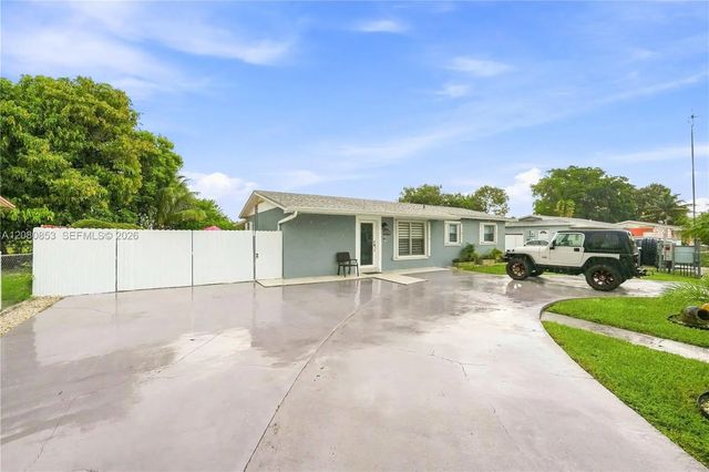 3 of 35 - 4111 Nw 203rd Lane, Miami Gardens, FL