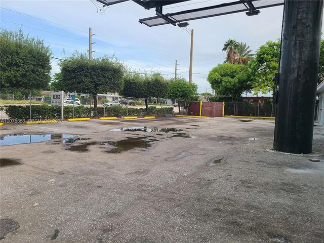 4 of 14 - 1125 Nw 31st Avenue, Lauderhill, FL