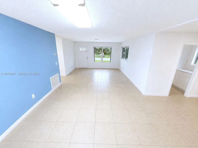 2 of 14 - 4940 Sw 25th Avenue, Dania Beach, FL