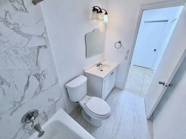 5 of 14 - 4940 Sw 25th Avenue, Dania Beach, FL