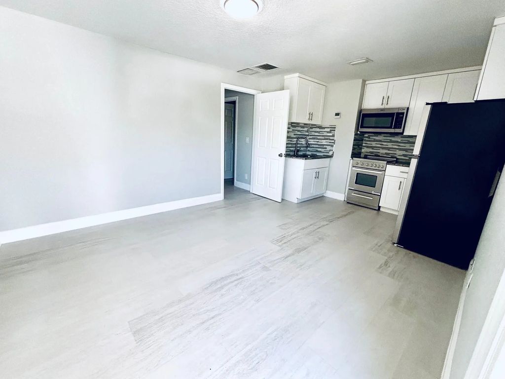 2725 Prairie Lane, Palm Springs