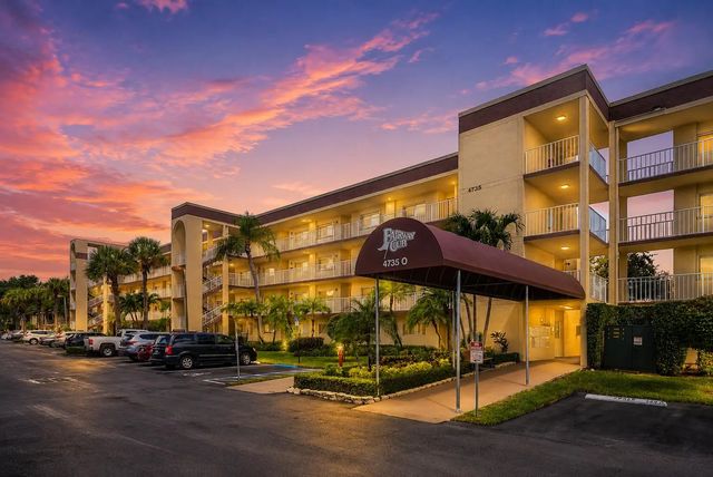 3 of 36 - 4735 Lucerne Lakes Boulevard E #402, Lake Worth, FL