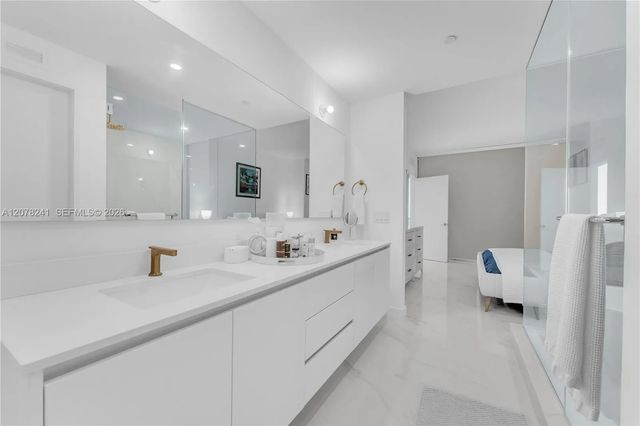 5 of 43 - 700 Ne 24th Street #1405, Miami, FL