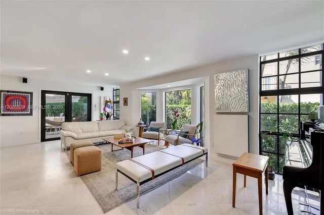 596 Fernwood Road #b, Key Biscayne