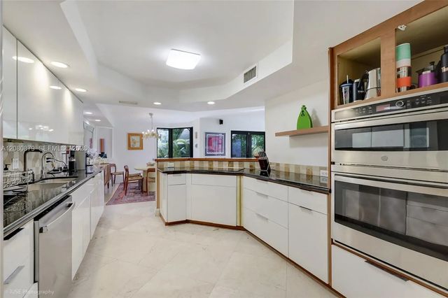 5 of 24 - 596 Fernwood Road #b, Key Biscayne, FL