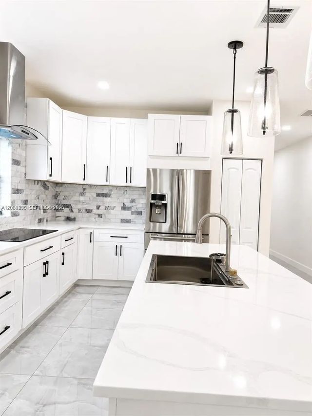 3 of 22 - 907 21st Street, West Palm Beach, FL