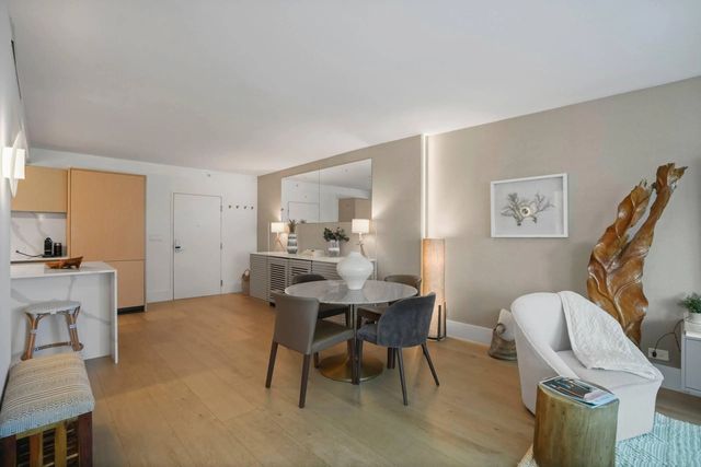 4 of 17 - 2301 Collins Avenue #407, Miami Beach, FL
