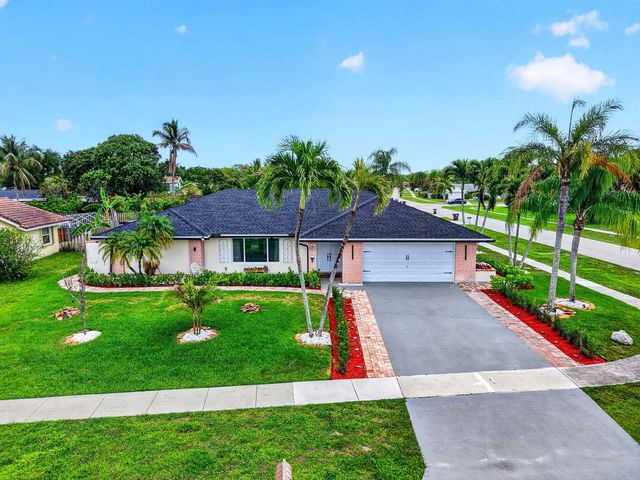 990 Hickory Trail, Wellington