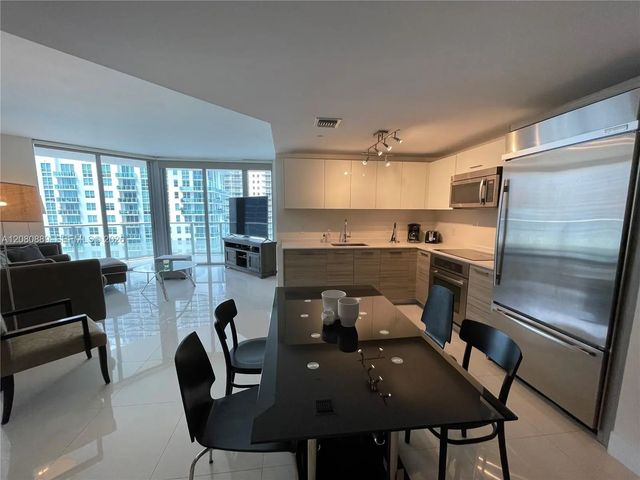3 of 25 - 1300 Brickell Bay Drive #2010, Miami, FL