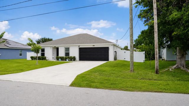 2 of 22 - 1921 Se Joyner Circle, Port St. Lucie, FL