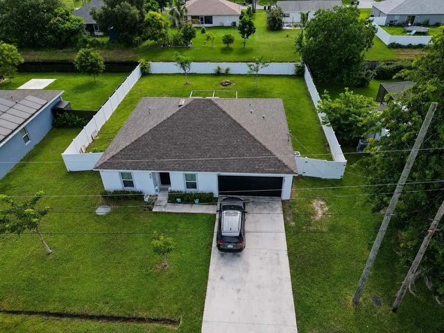 3 of 22 - 1921 Se Joyner Circle, Port St. Lucie, FL