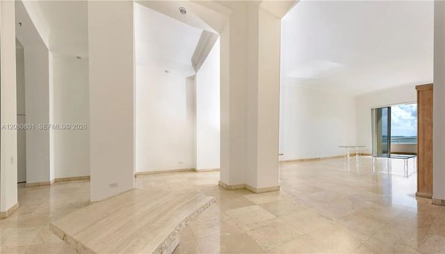 4 of 17 - 808 Brickell Key Drive #404, Miami, FL
