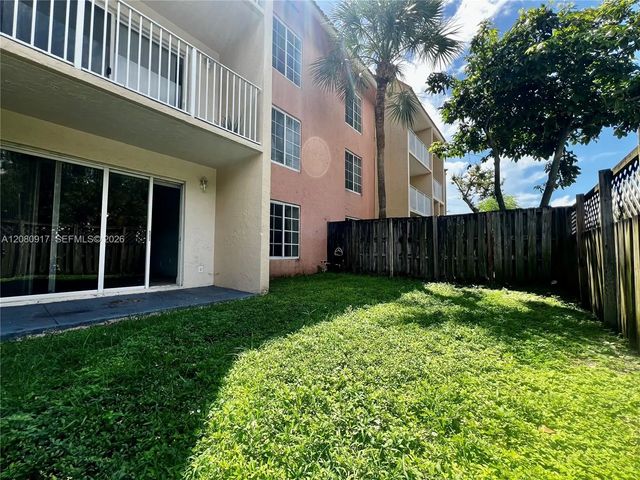 5201 Geneva Way #109, Doral