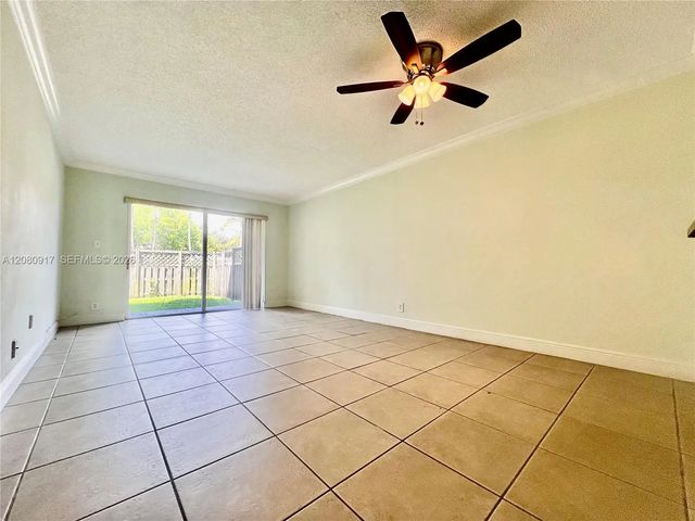 5 of 14 - 5201 Geneva Way #109, Doral, FL