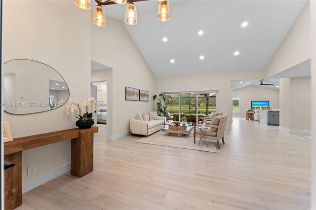 4 of 58 - 1900 Lakeshore Drive, Weston, FL