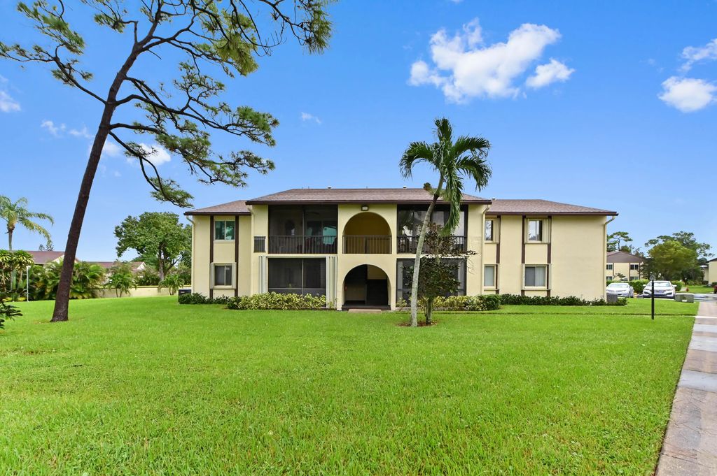3531 Long Pine Court #b-1, Greenacres
