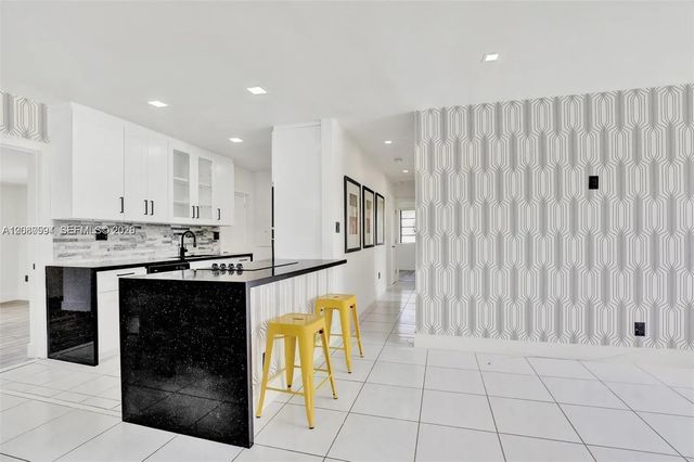 4 of 18 - 941 Ne 155th Terrace, North Miami Beach, FL