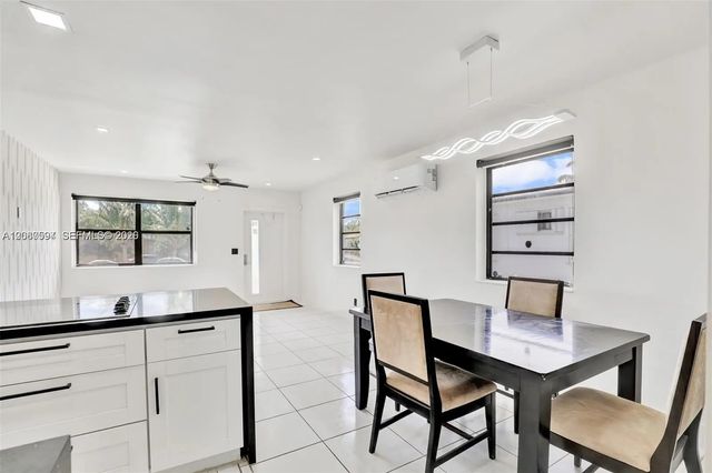 5 of 18 - 941 Ne 155th Terrace, North Miami Beach, FL