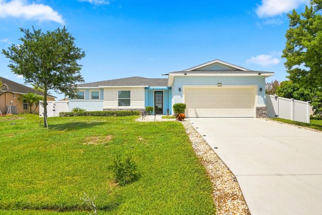 4662 Sw Yacolt Drive, Port St. Lucie