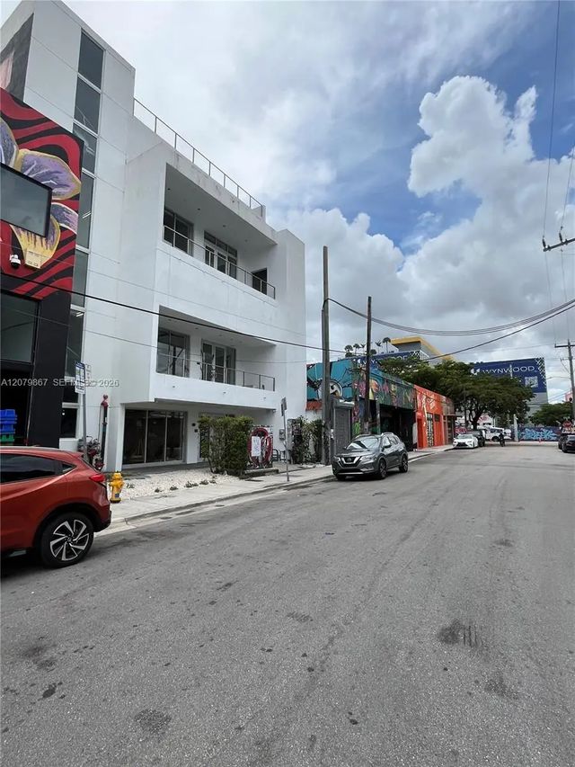 2 of 41 - 26 Ne 25th Street, Miami, FL