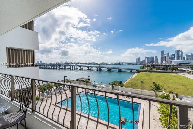4 of 30 - 555 Ne 15th Street #11j, Miami, FL