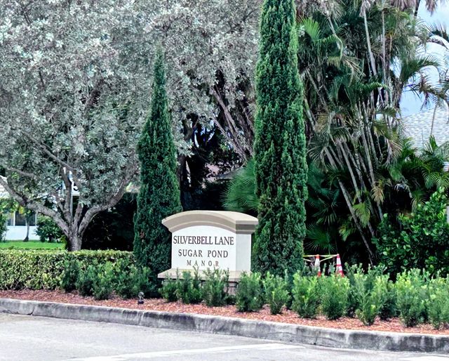 569 Dollarspot Court, Wellington