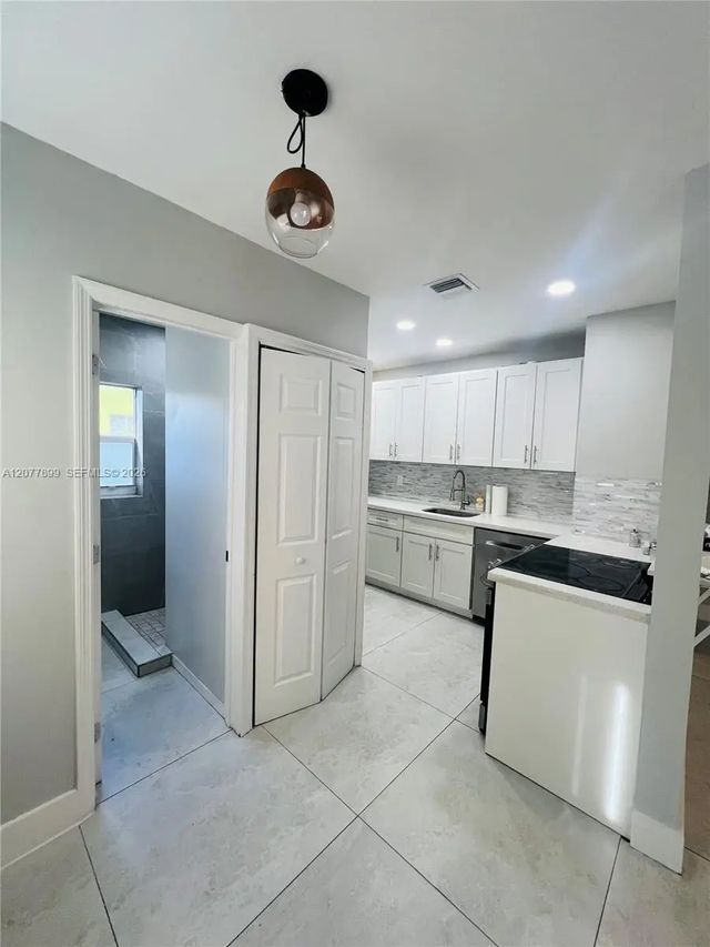 3 of 14 - 1332 Nw 3rd Avenue, Fort Lauderdale, FL