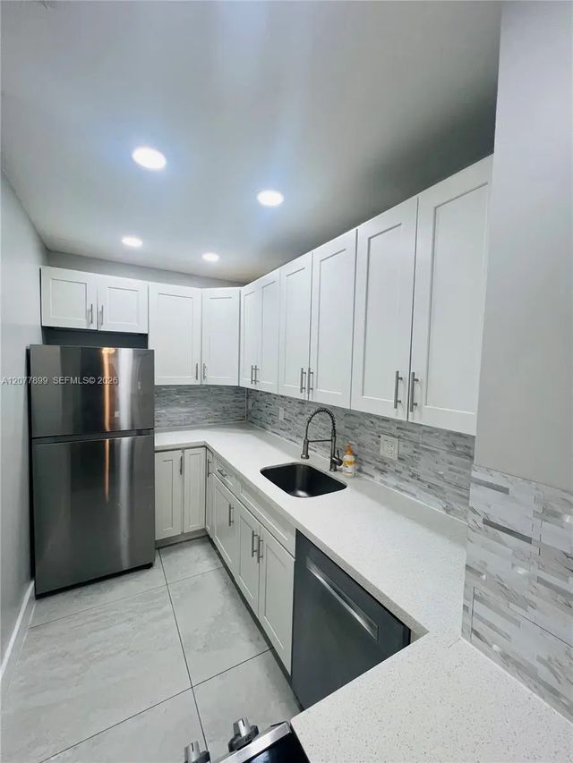 4 of 14 - 1332 Nw 3rd Avenue, Fort Lauderdale, FL