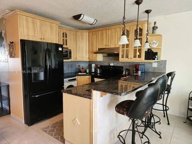 3 of 12 - 15600 Ne 6th Avenue #27d, Miami, FL