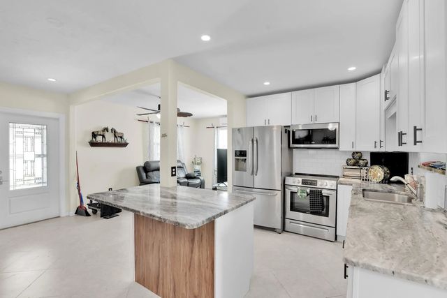 2 of 44 - 5221 Ne 16th Avenue, Pompano Beach, FL