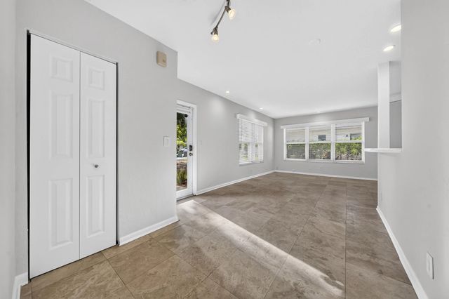 5 of 40 - 1605 Ne 16th Avenue, Fort Lauderdale, FL