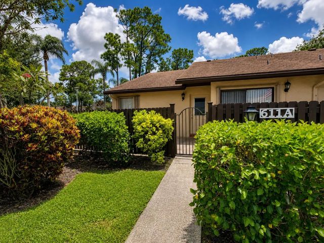 611 Sea Pine Way #a, Greenacres
