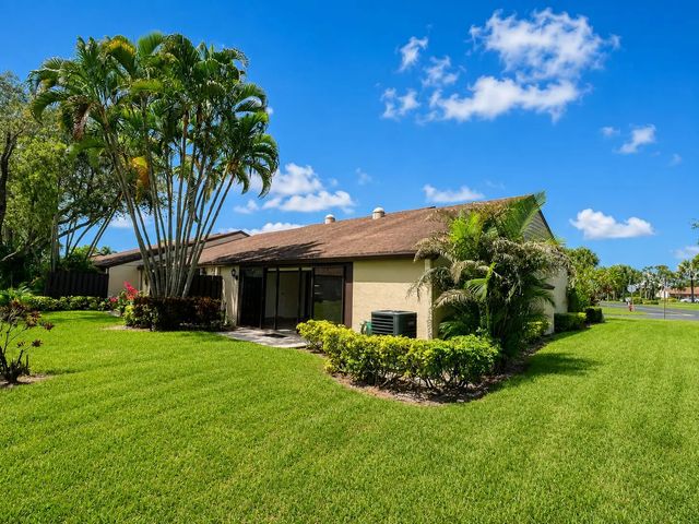 2 of 34 - 611 Sea Pine Way #a, Greenacres, FL