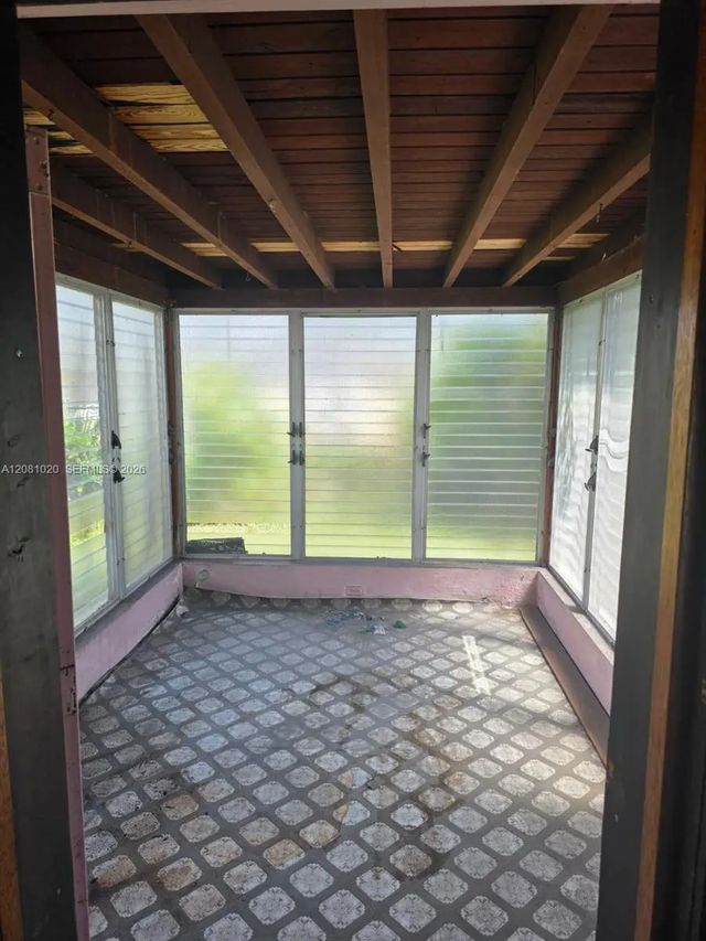 5 of 11 - 921 Ne 163rd Street, North Miami Beach, FL