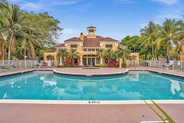 2667 Nw 33rd Street #2413, Oakland Park
