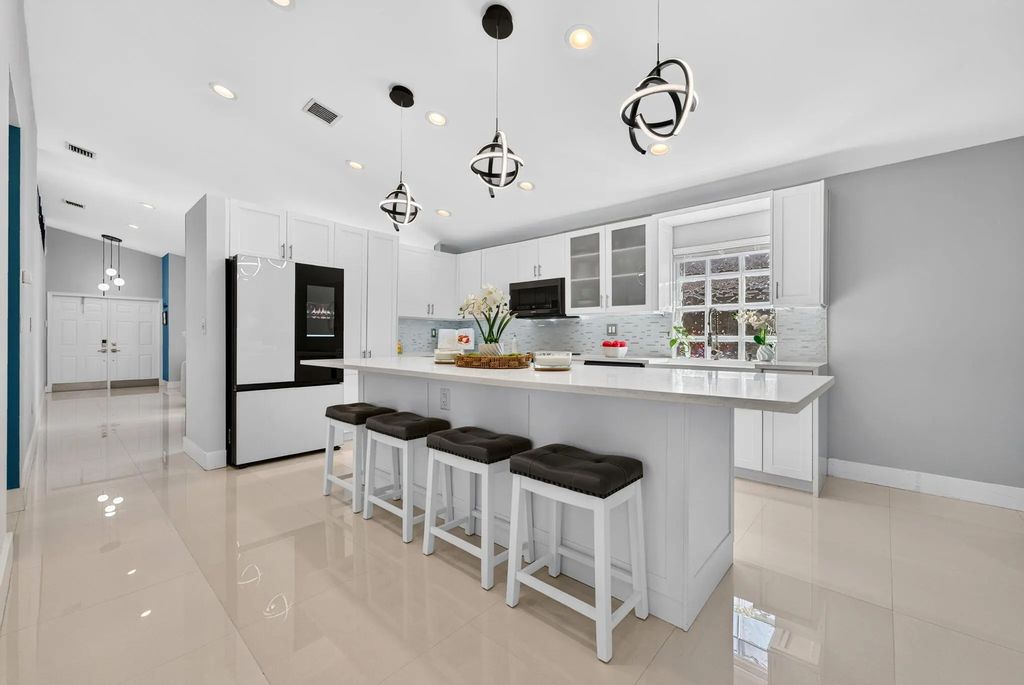 20564 Sw 5th Street, Pembroke Pines