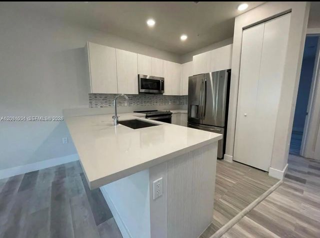 3 of 23 - 10229 Nw 64th Terrace #303, Doral, FL