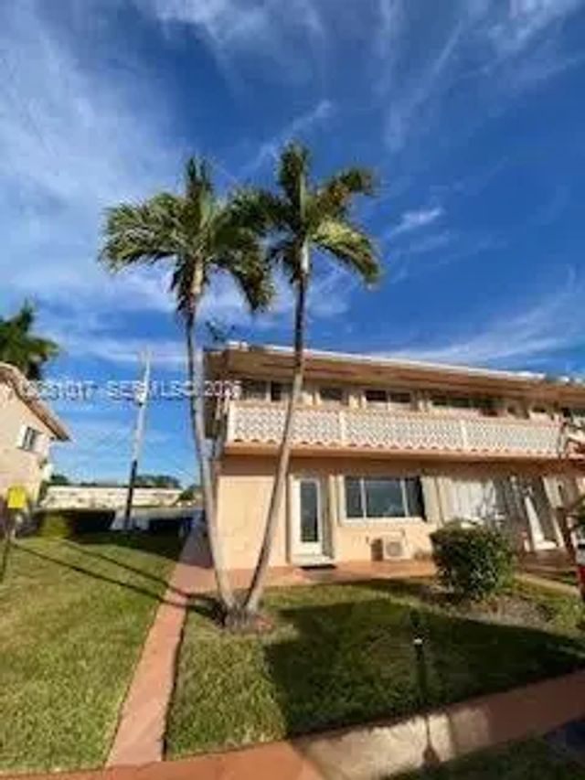 925 Sw 11th Avenue #1, Hallandale Beach