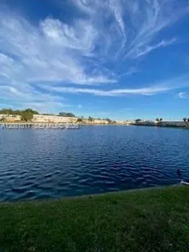3 of 14 - 925 Sw 11th Avenue #1, Hallandale Beach, FL