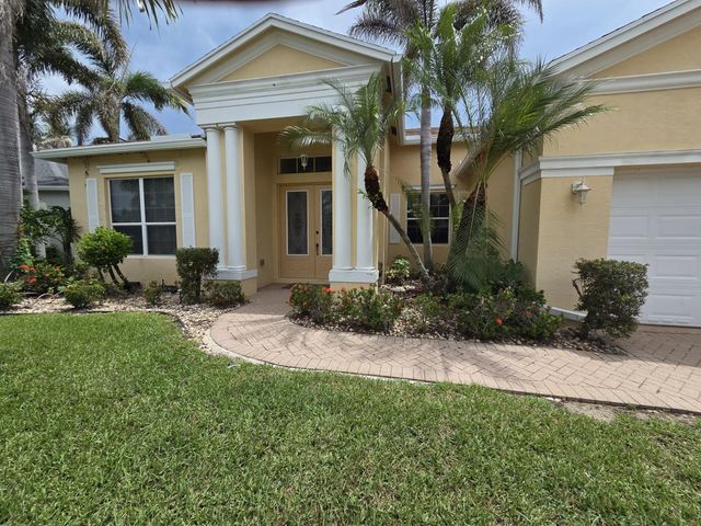 521 Sw Lake Manatee Way, Port St. Lucie