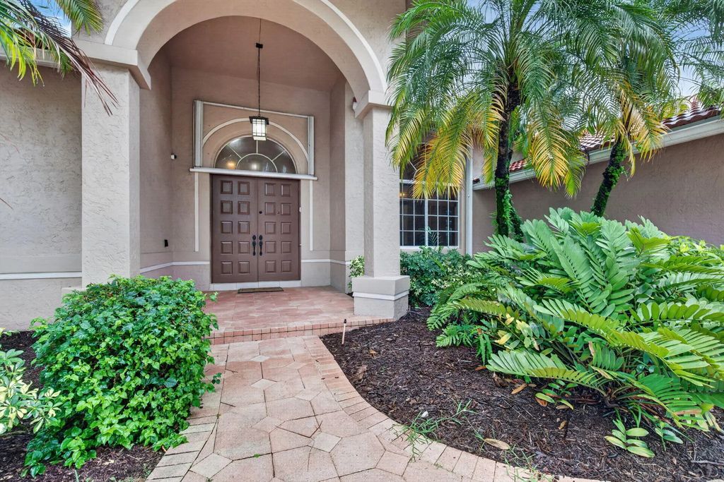 77 Nw 108th Way, Plantation