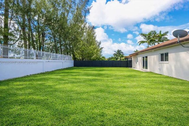 3 of 14 - 17801 Sw 108th Court, Miami, FL