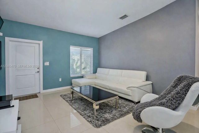 4 of 14 - 17801 Sw 108th Court, Miami, FL