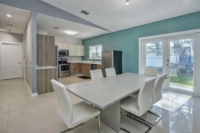 5 of 14 - 17801 Sw 108th Court, Miami, FL